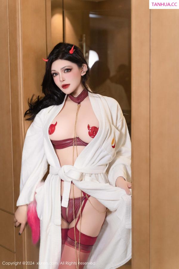 伊丽莎有点白  [XiuRen]高清写真图 2024.10.28 No.9352 伊丽莎有点白 美臀性感第88张图片
